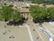  vieux immeubles de la place du Palais des Papes